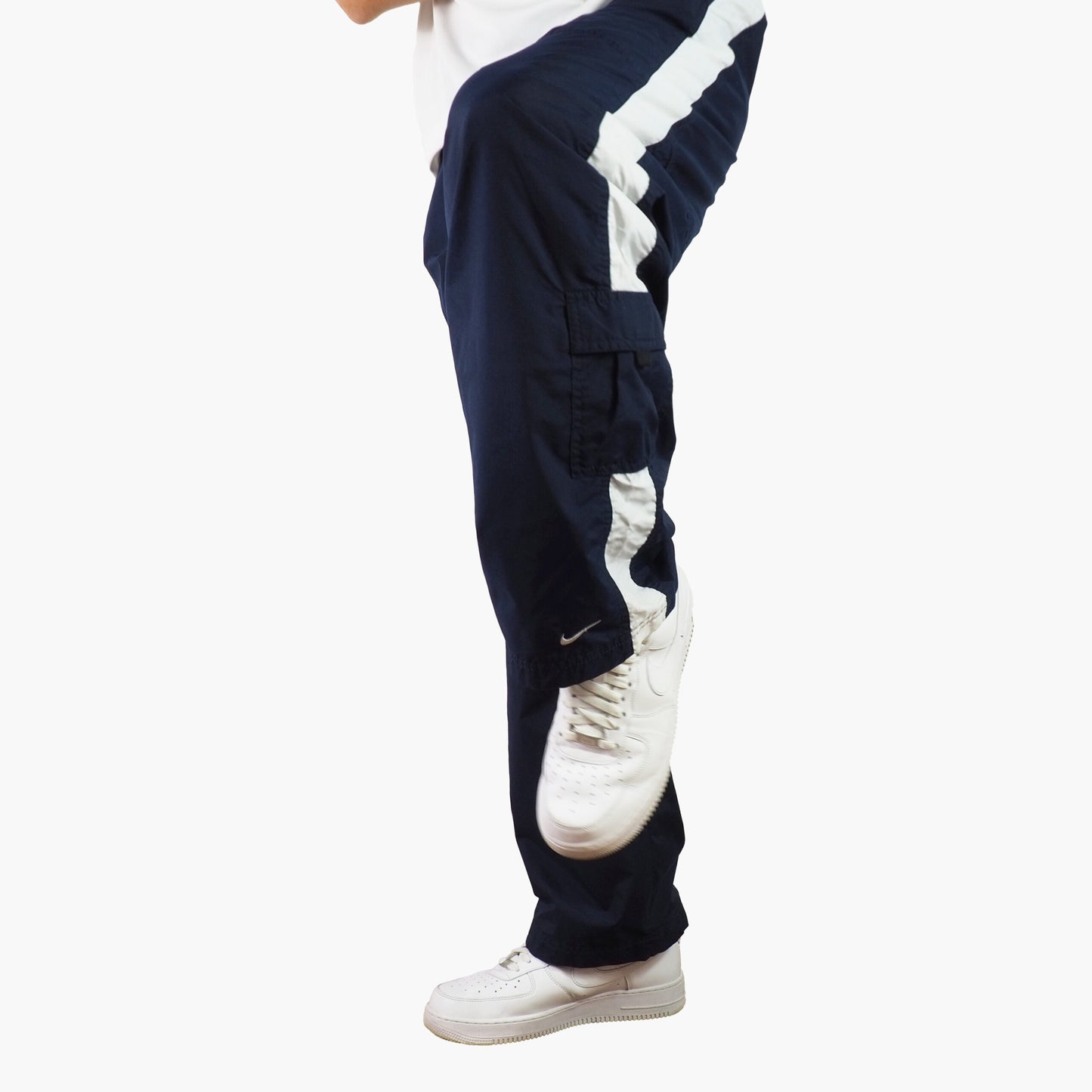 Nike Nylon Track Pants Gesticktes Logo (M)