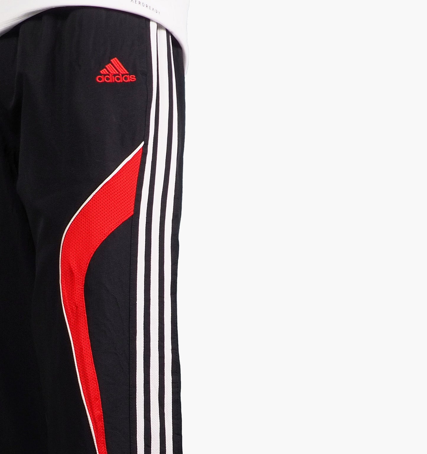Adidas Nylon Track Pants Gesticktes Logo (S)