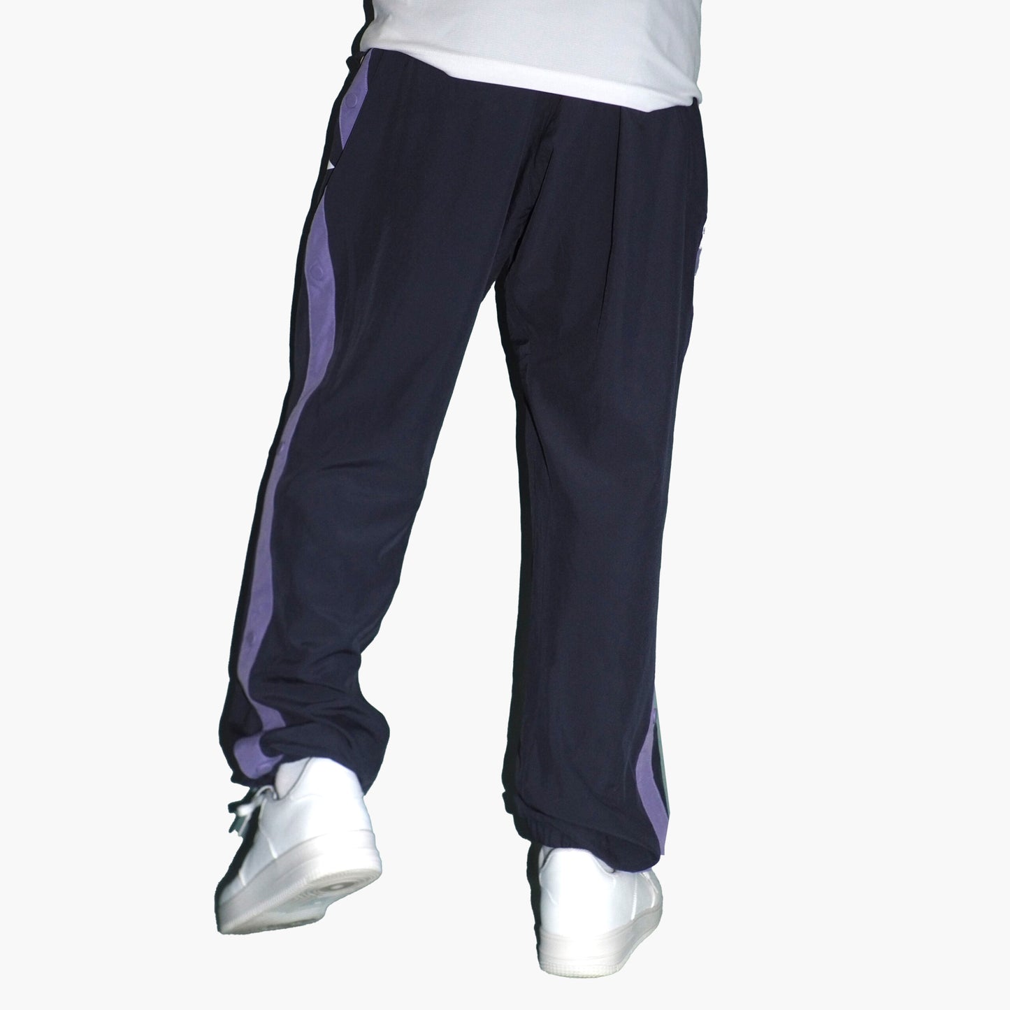 Adidas Nylon Track Pants Gesticktes Logo (XL)