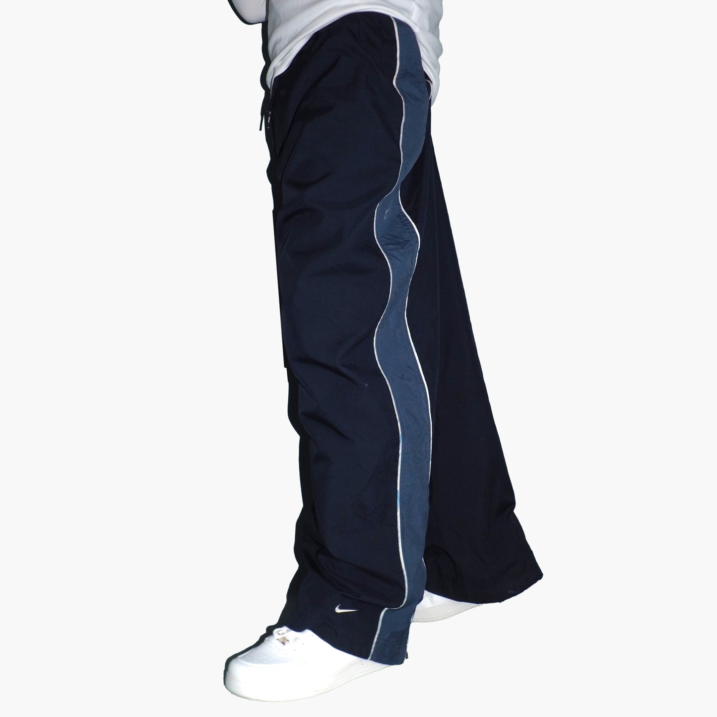 Nike Nylon Track Pants Gesticktes Logo (XXL)