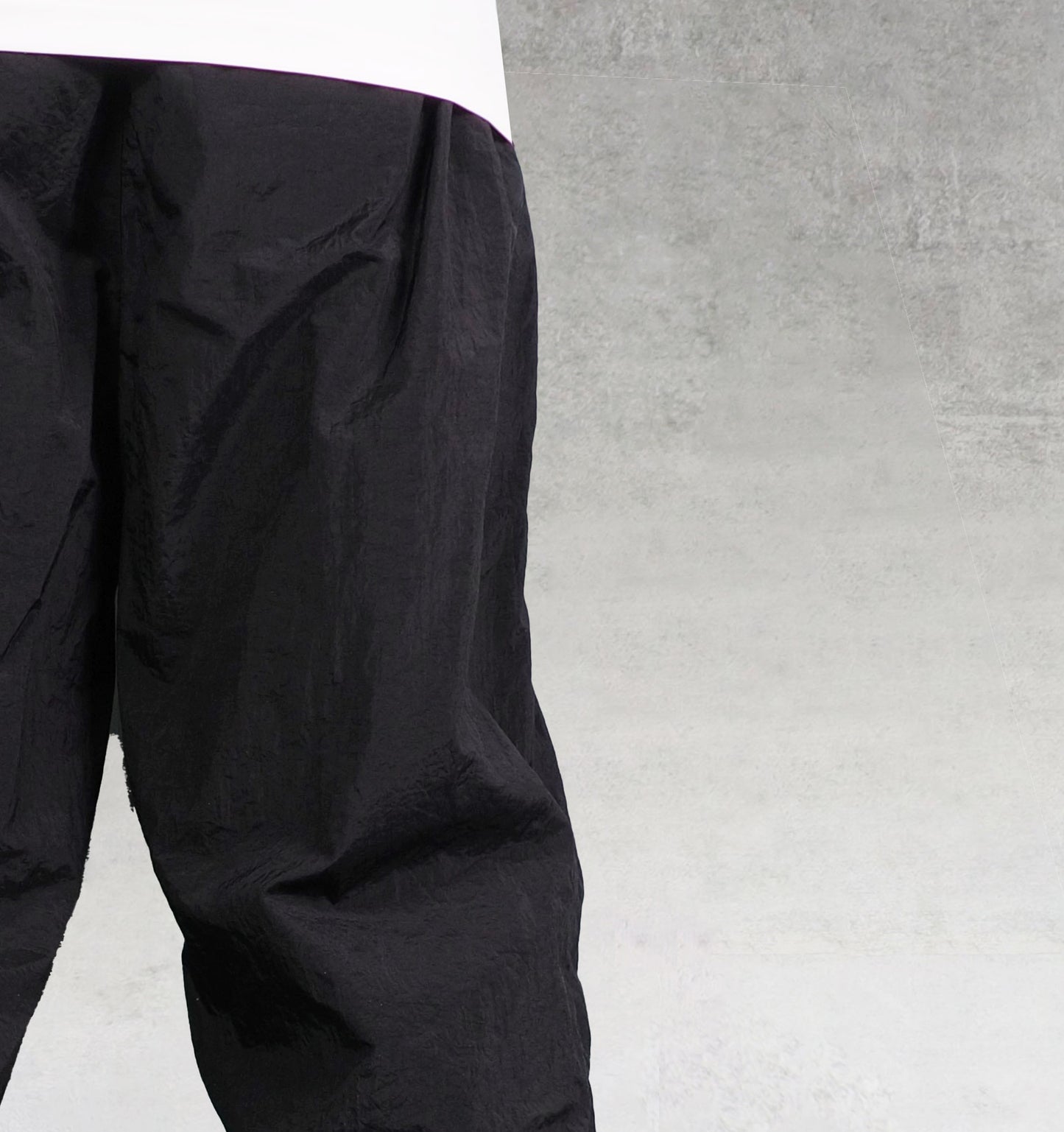 Adidas Nylon Track Pants Gesticktes Logo (M)