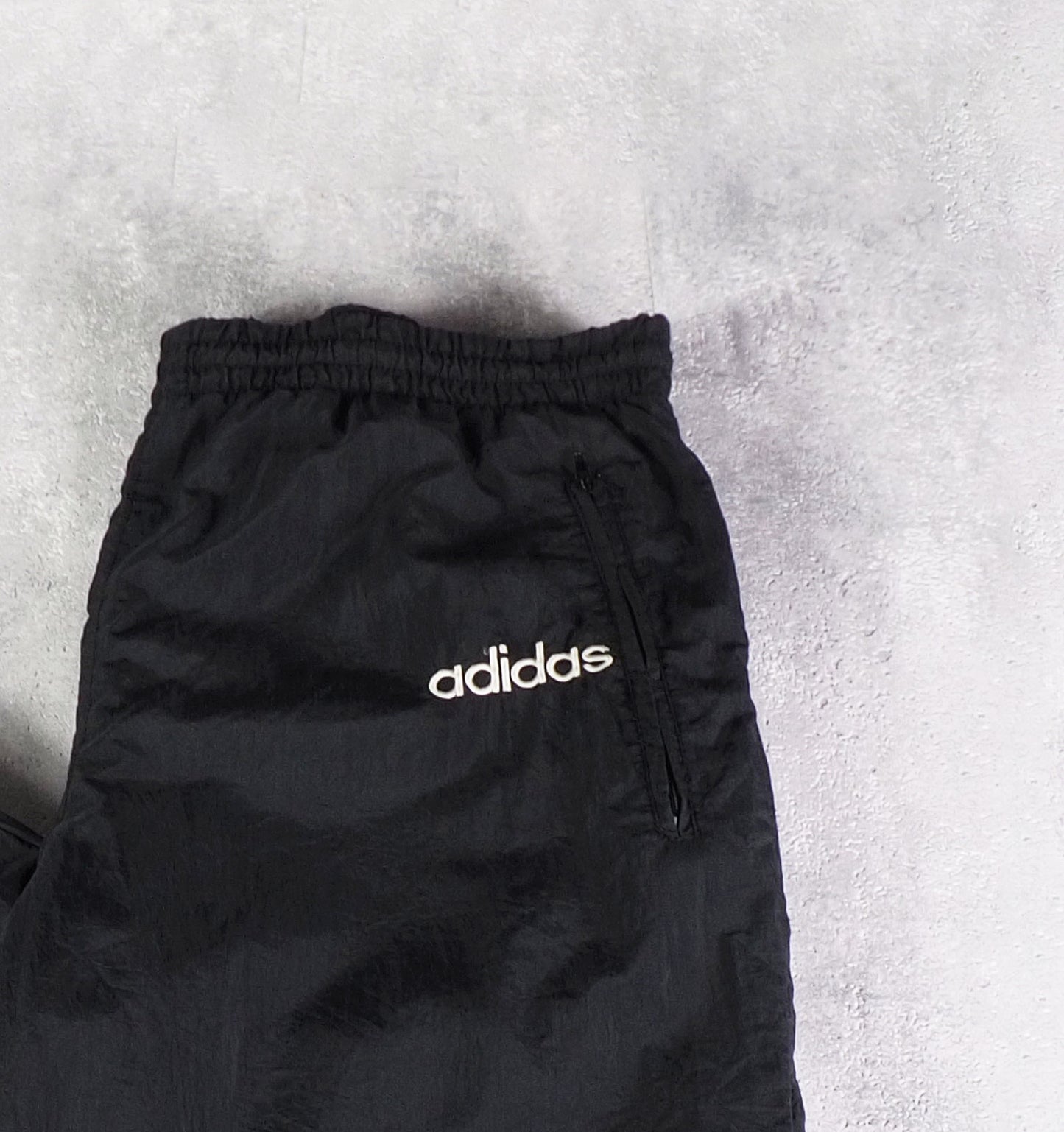 Adidas Nylon Track Pants Gesticktes Logo (XL)