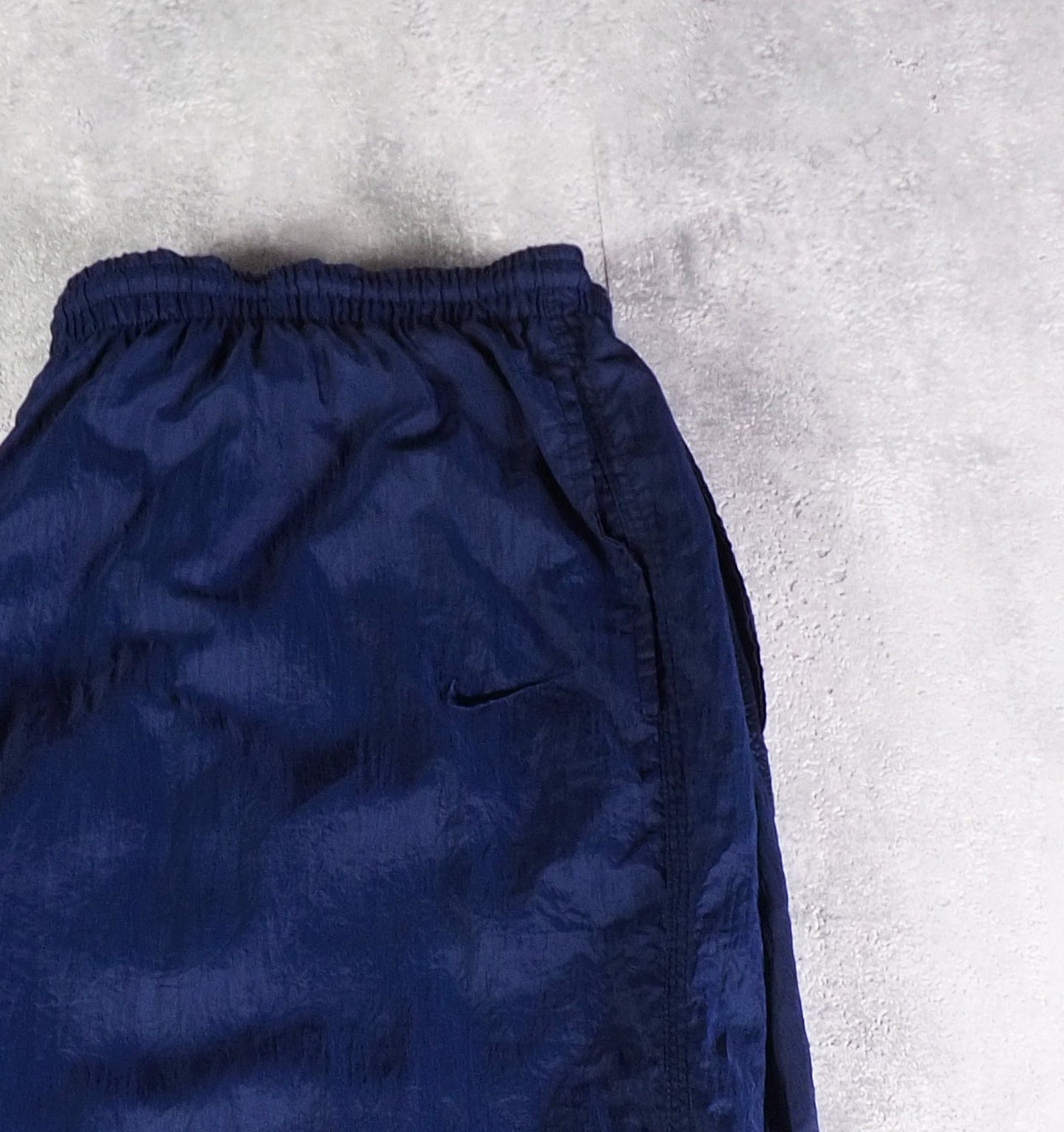 Nike Nylon Track Pants Gesticktes Logo (XXL)