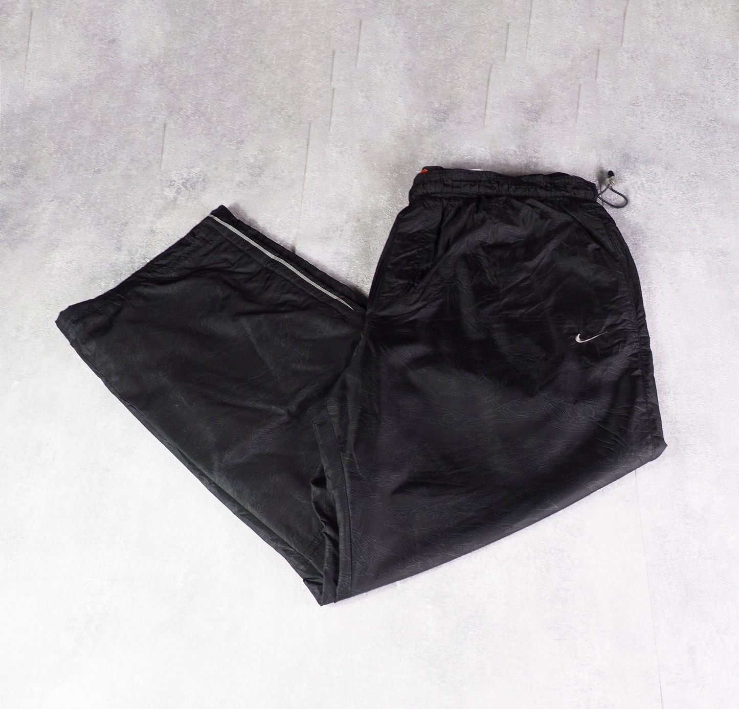 Nike Nylon Track Pants Gesticktes Logo (XXL)
