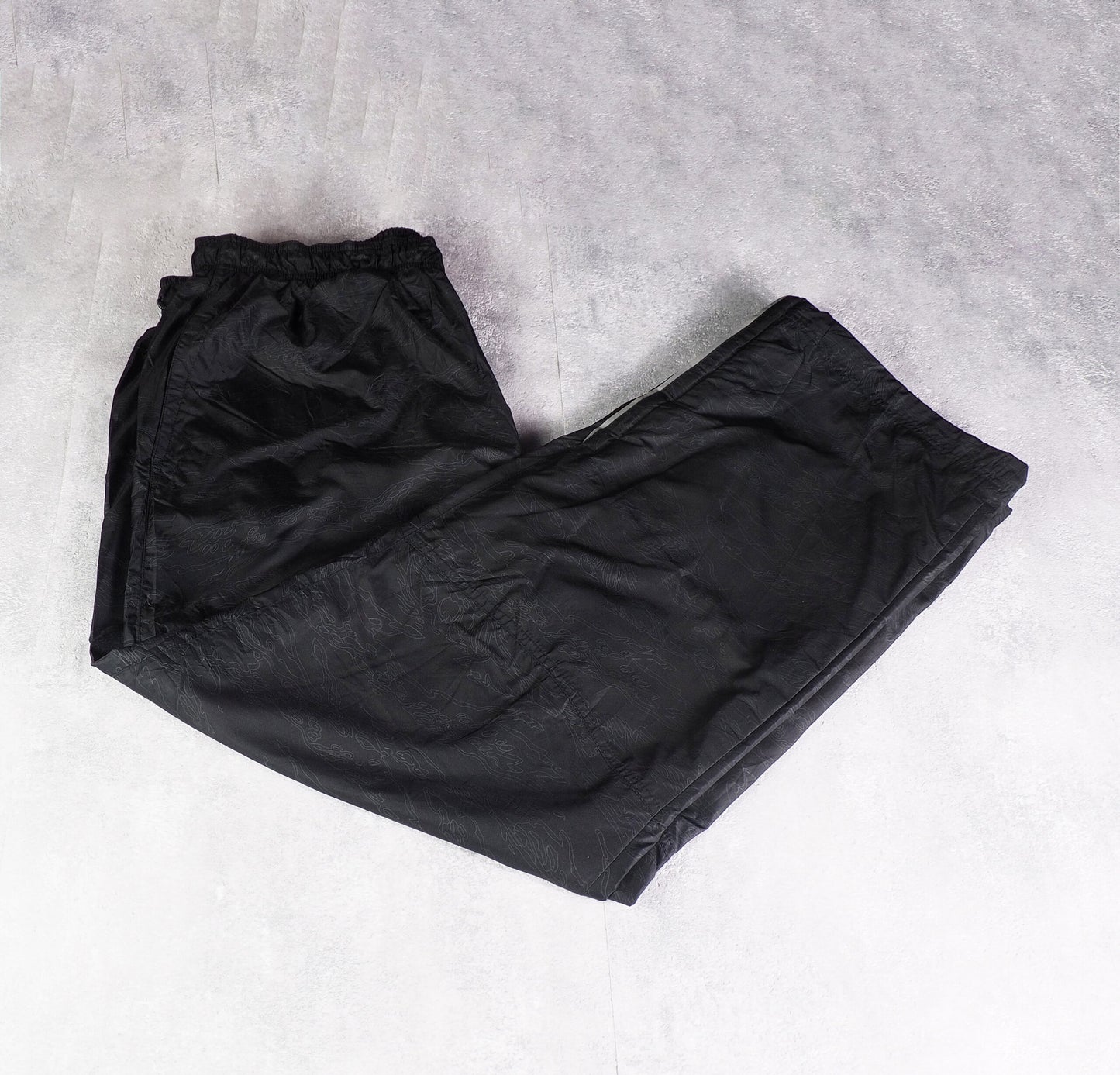 Nike Nylon Track Pants Gesticktes Logo (XXL)