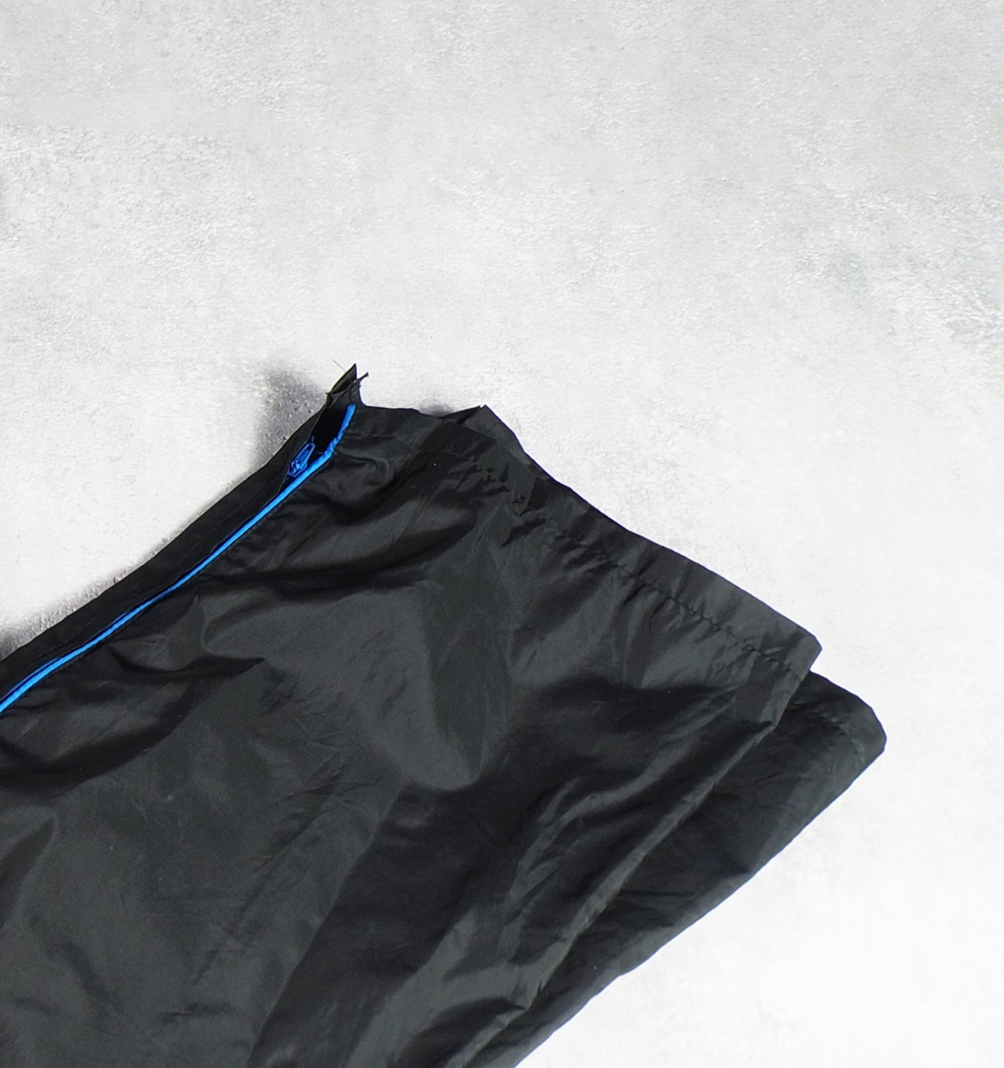 Puma Nylon Track Pants Gesticktes Logo (L)