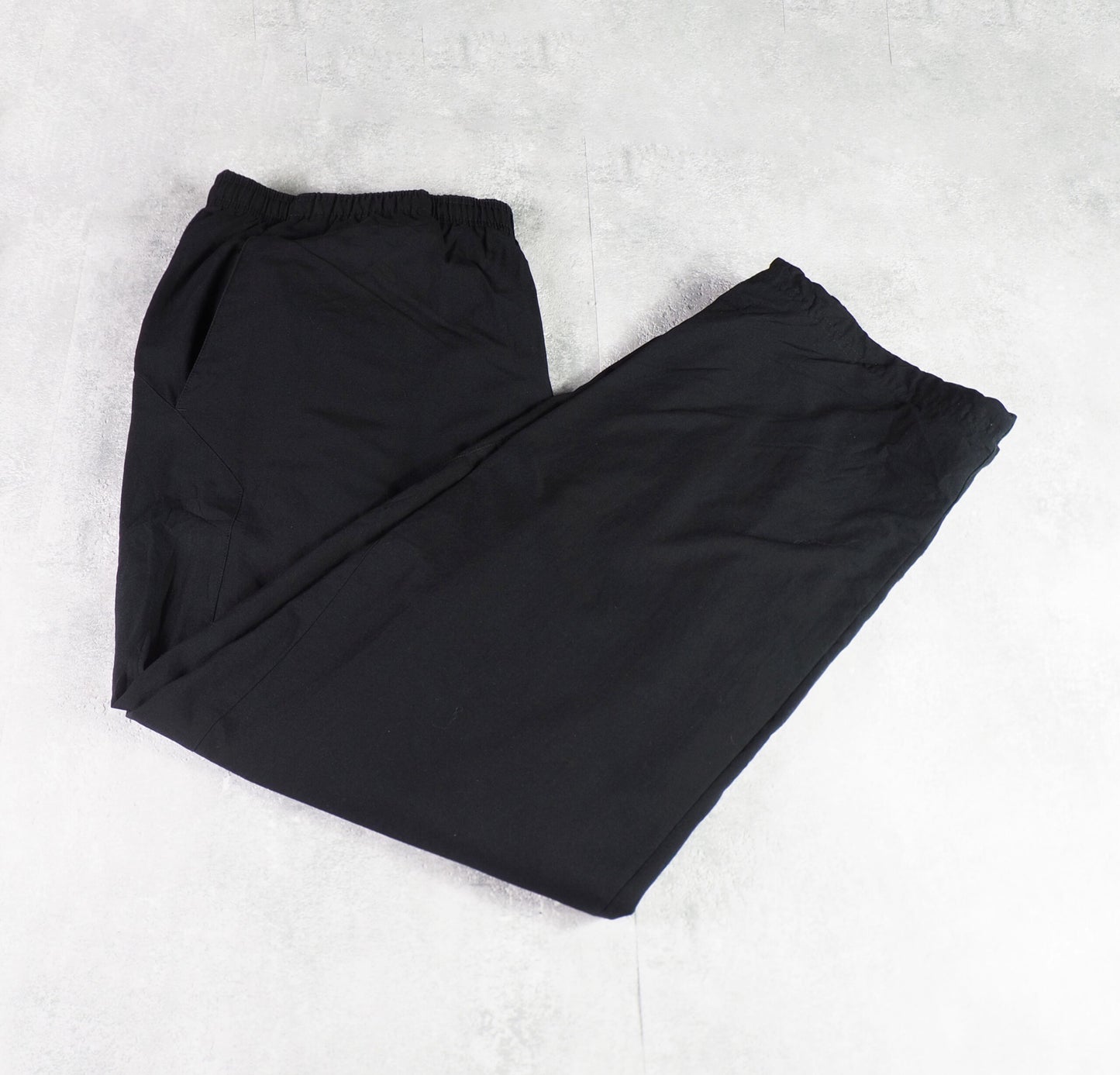 Nike Nylon Track Pants Gesticktes Logo (XL)