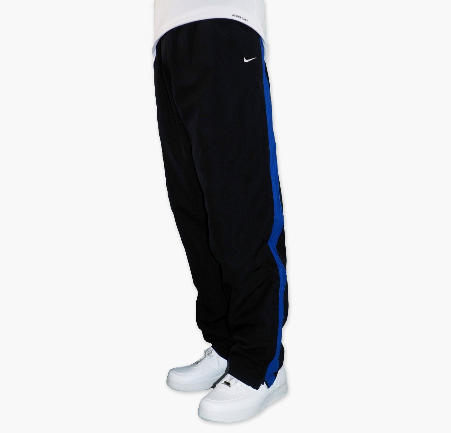 Nike Nylon Track Pants Gesticktes Logo (M)