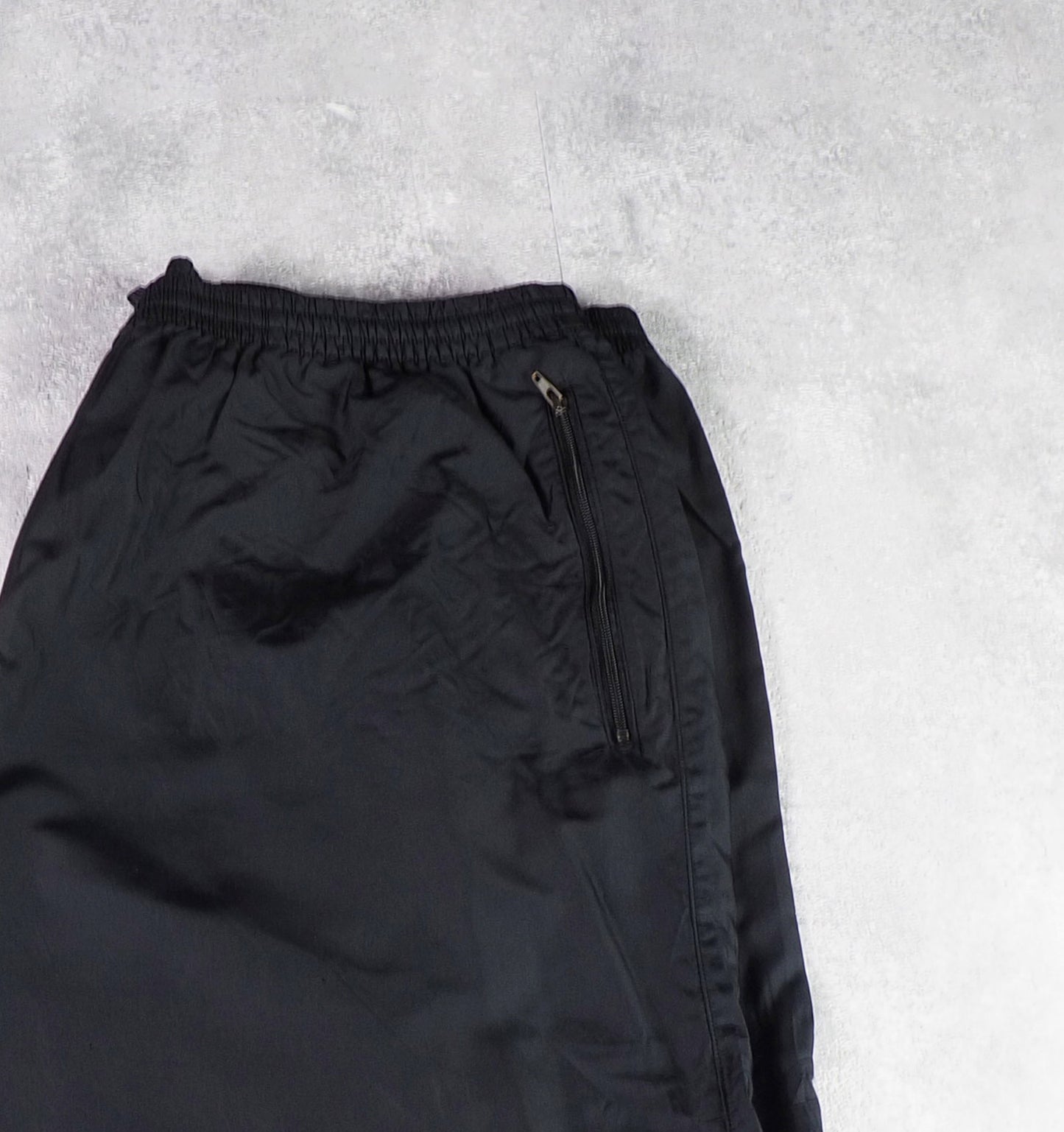 Nike Nylon Track Pants Gesticktes Logo (XL)