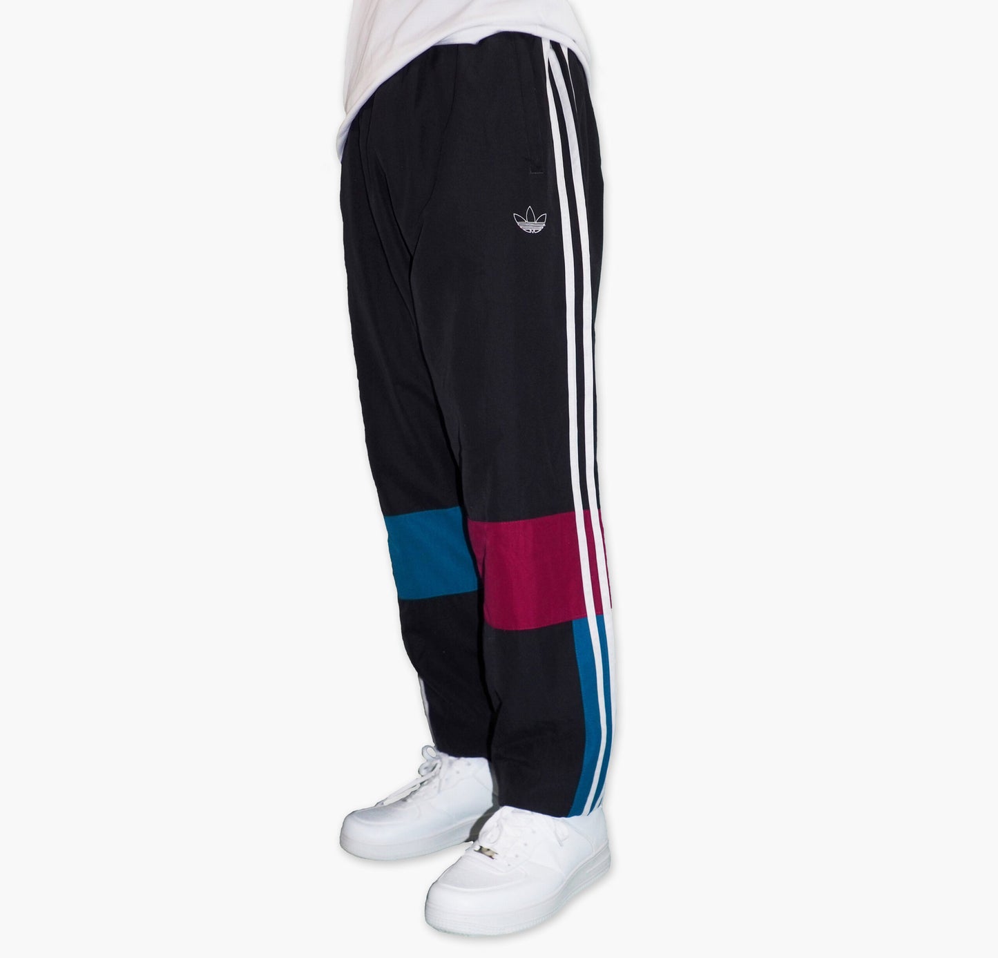 Adidas Nylon Track Pants Gesticktes Logo (M)