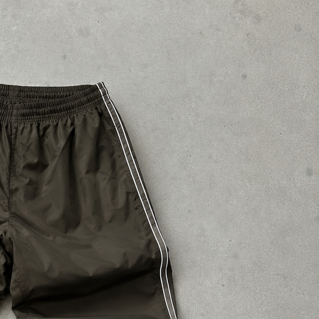 NIKE Pants Khaki Limited (XL)