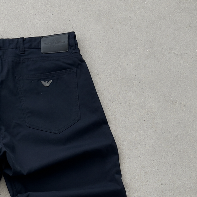 Armani Jeans Marineblau, Blau Limited (W31 | DE 46)