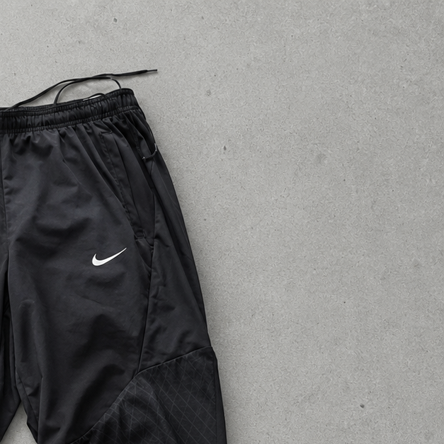 Nike Track Pants Schwarz Limited (Size M)
