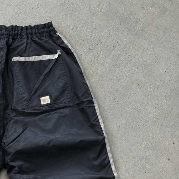 Nike Shorts Schwarz Limited (M)