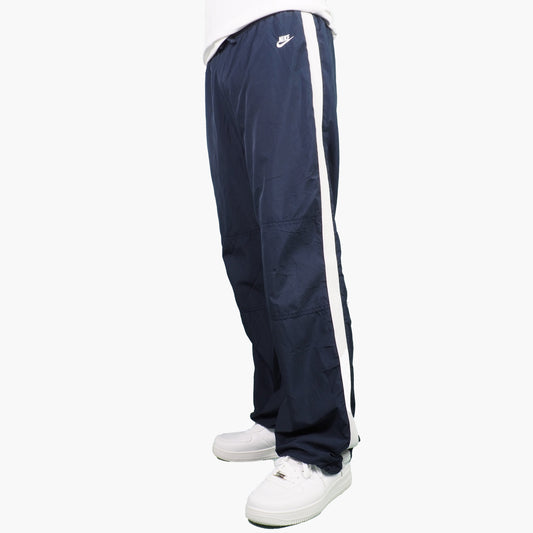 Nike Nylon Track Pants Gesticktes Logo (S)