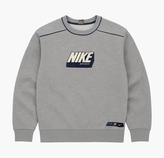 Nike Vintage Sweatshirt Embroidered Logo (S)