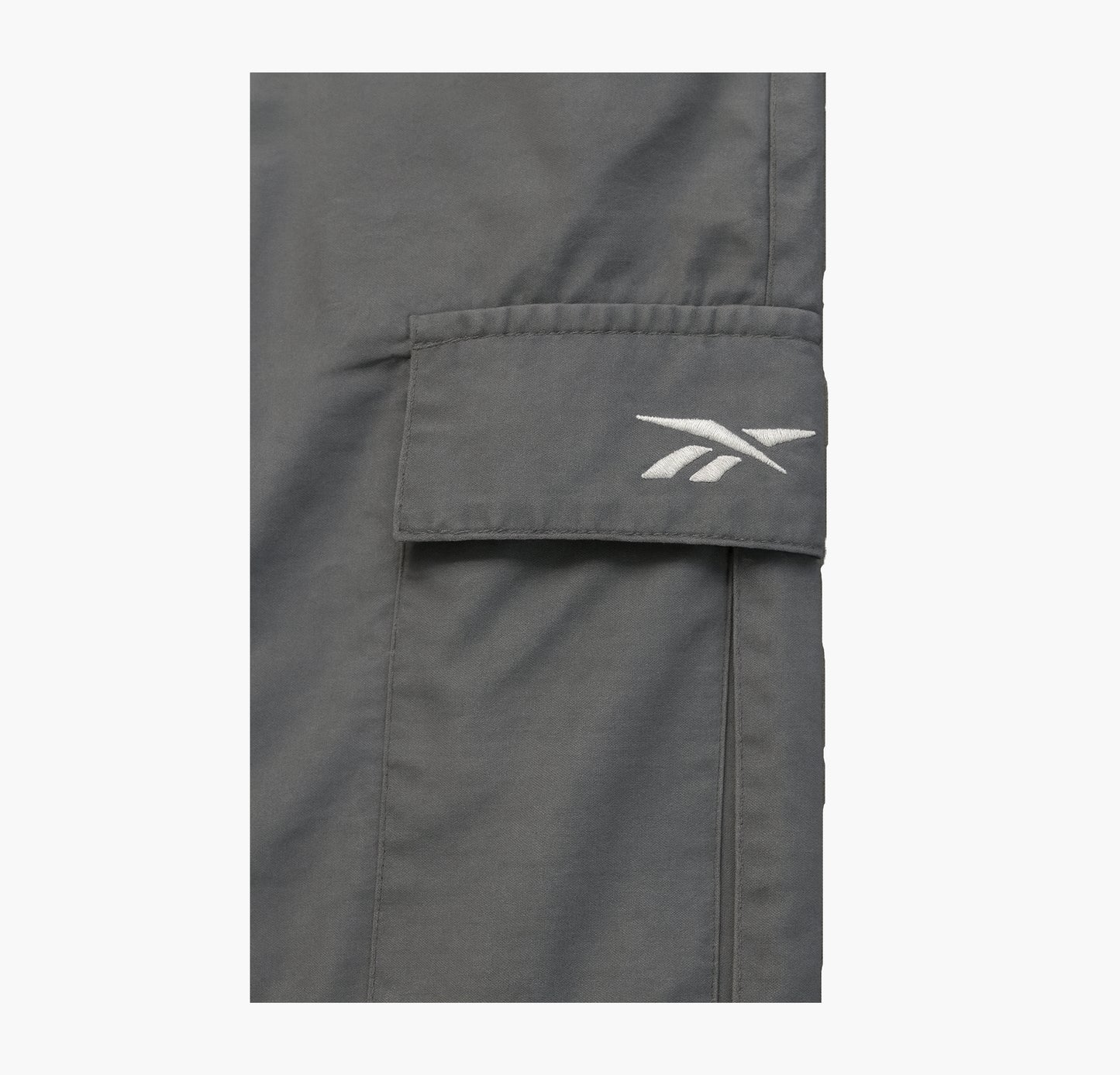 Reebok Grey Jogging Pants Embroidered Logo (M)