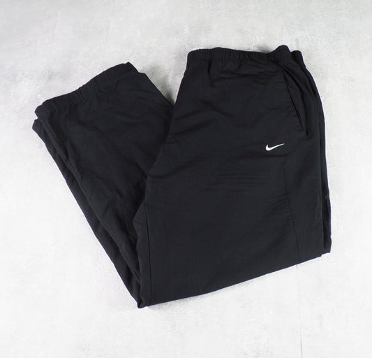 Nike Nylon Track Pants Gesticktes Logo (XL)