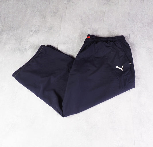 Puma Bordeaux Nylon Shorts Gesticktes Logo (XXL)