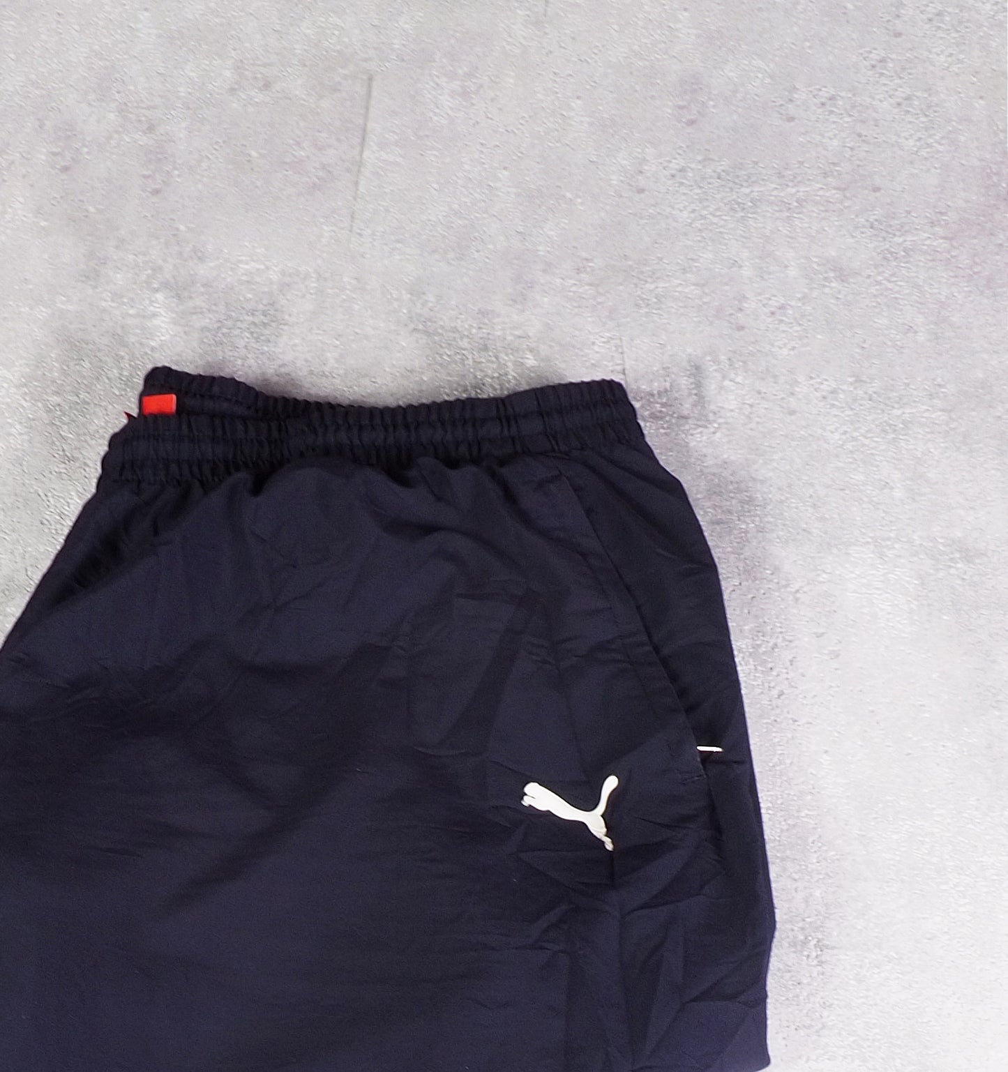 Puma Bordeaux Nylon Shorts Gesticktes Logo (XXL)