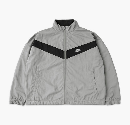 Nike Nylon Track Jacket Gesticktes Logo (XXL)