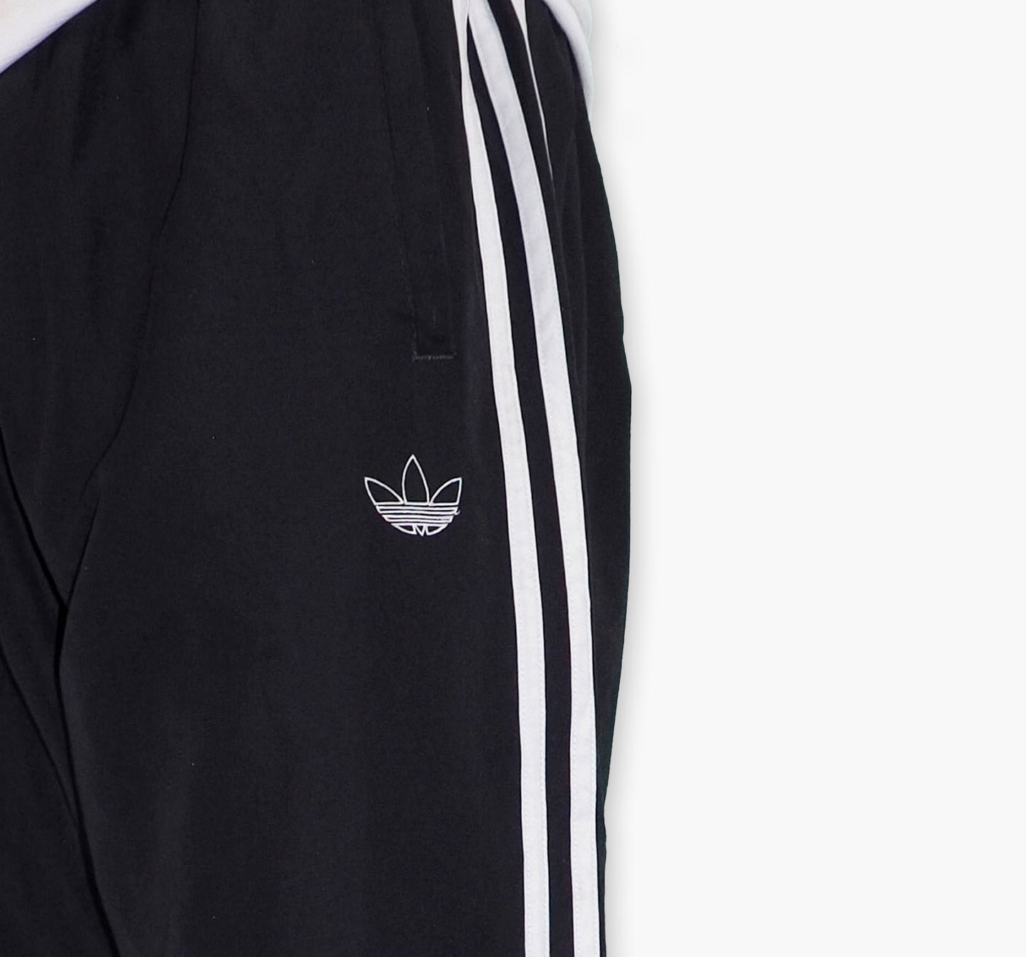 Adidas Nylon Track Pants Gesticktes Logo (M)