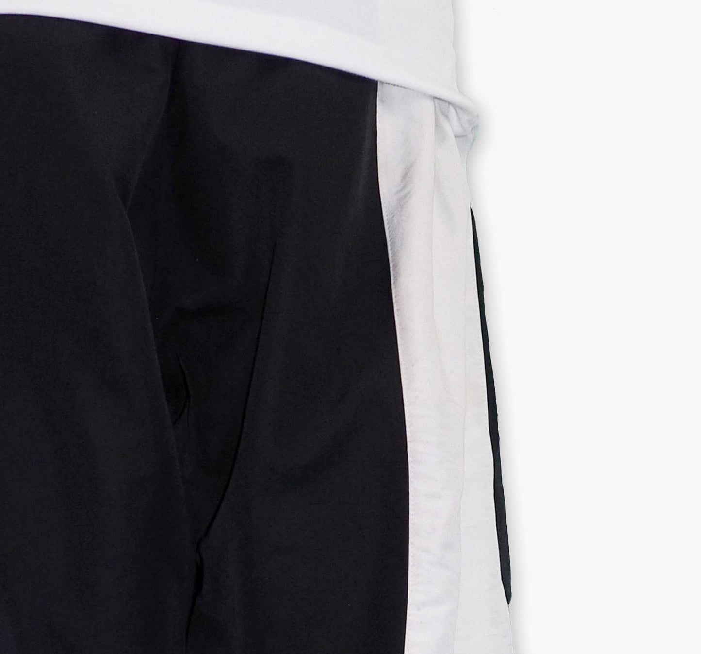 Adidas Nylon Track Pants Gesticktes Logo (M)