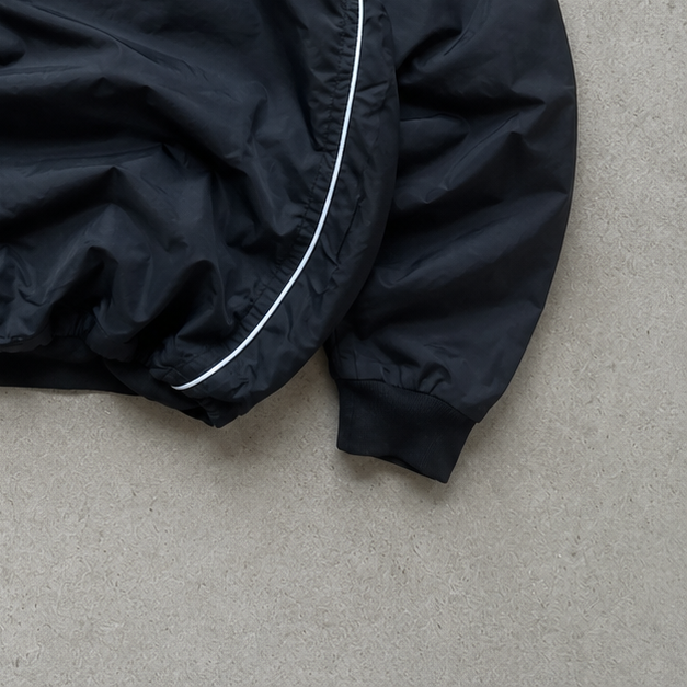 00s Nike Sweater Black Limited (Size L)