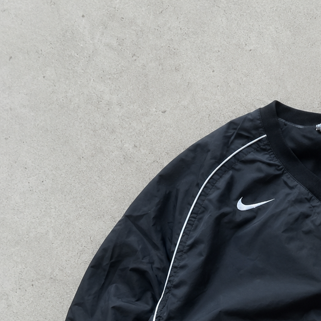 00s Nike Sweater Black Limited (Size L)