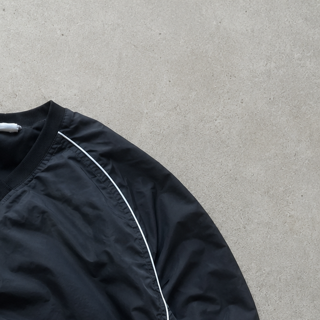 00s Nike Sweater Black Limited (Size L)