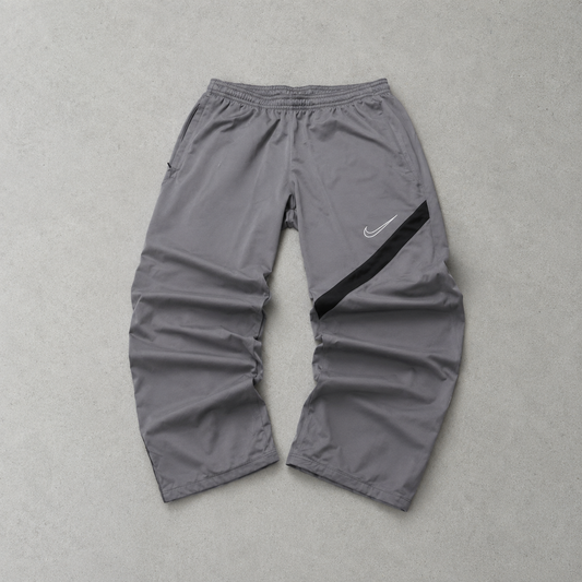 Nike Pants Grau, Schwarz Limited (S)