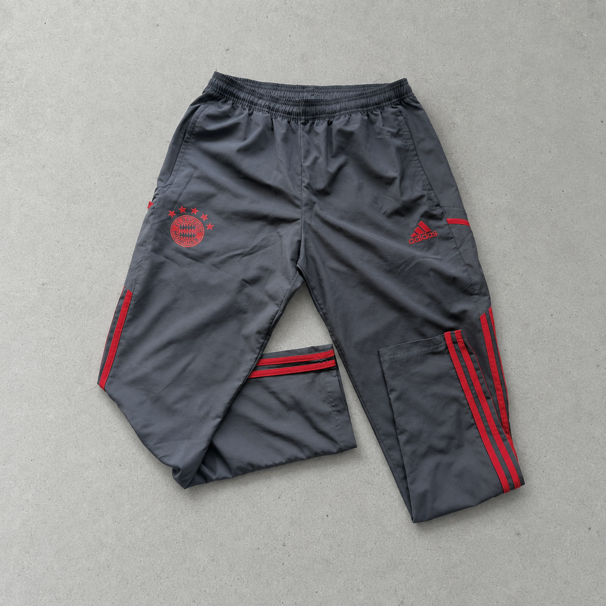 FC Bayern Munich Adidas Track Pants Schwarz Rare (Size L)