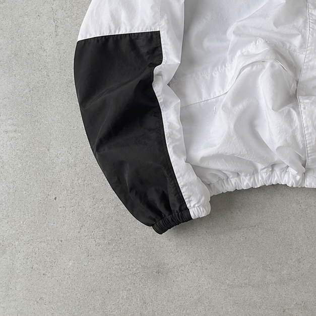 The North Face Windbreaker White Rare (XL)