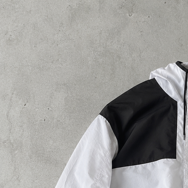 The North Face Windbreaker White Rare (XL)