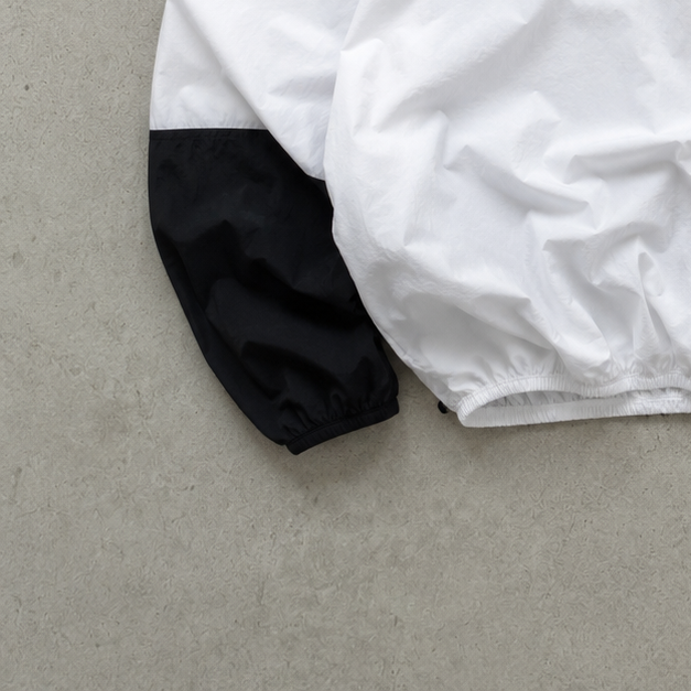 The North Face Windbreaker White Rare (XL)