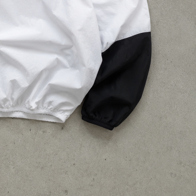 The North Face Windbreaker White Rare (XL)