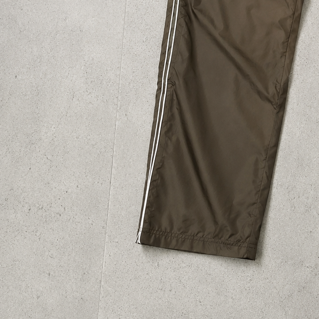 NIKE Pants Khaki Limited (XL)