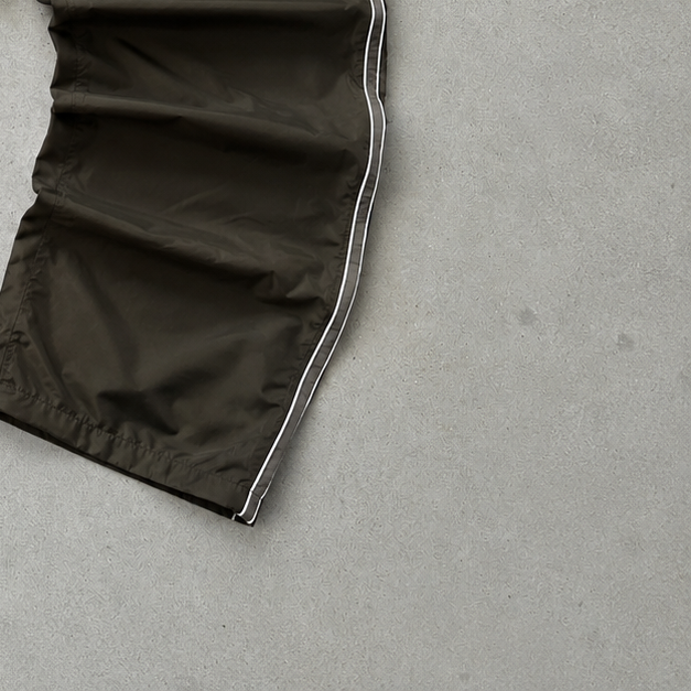 NIKE Pants Khaki Limited (XL)
