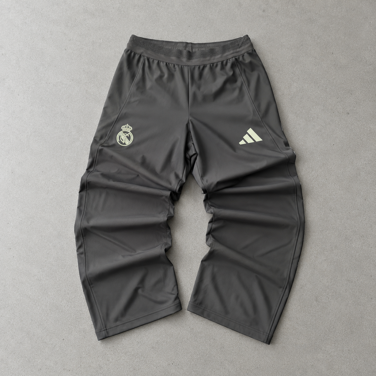 Adidas Jacket Khaki Rare (L)