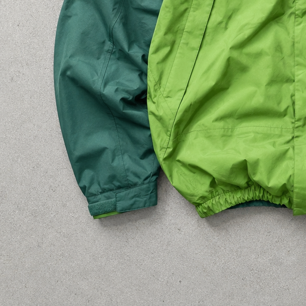 The North Face Windbreaker Green Rare (L)