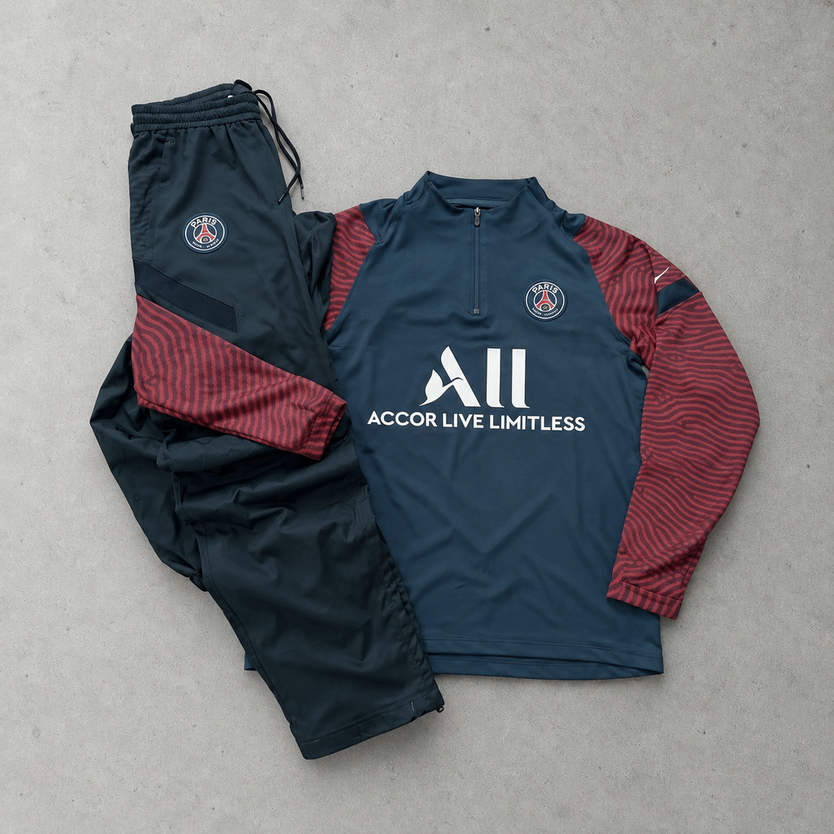Paris Saint-Germain 2020 Nike Tracksuit Navy Rare (M)