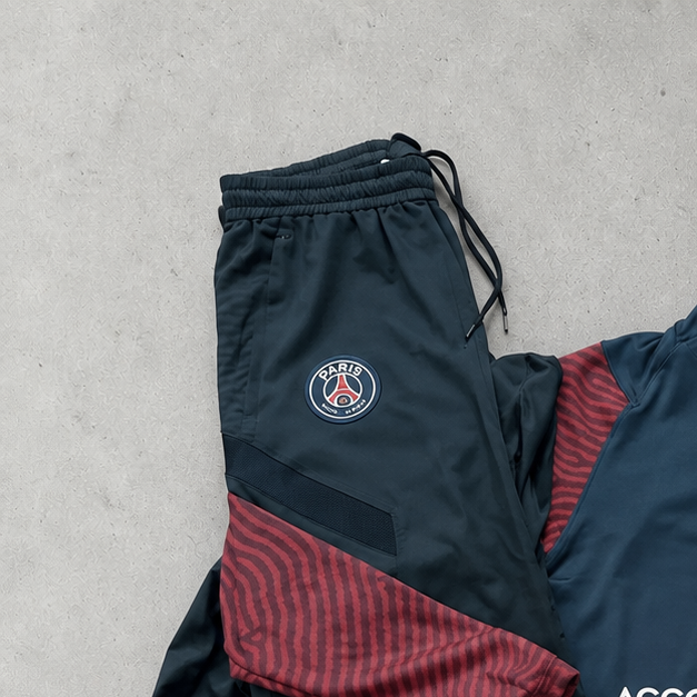 Paris Saint-Germain 2020 Nike Tracksuit Navy Rare (M)