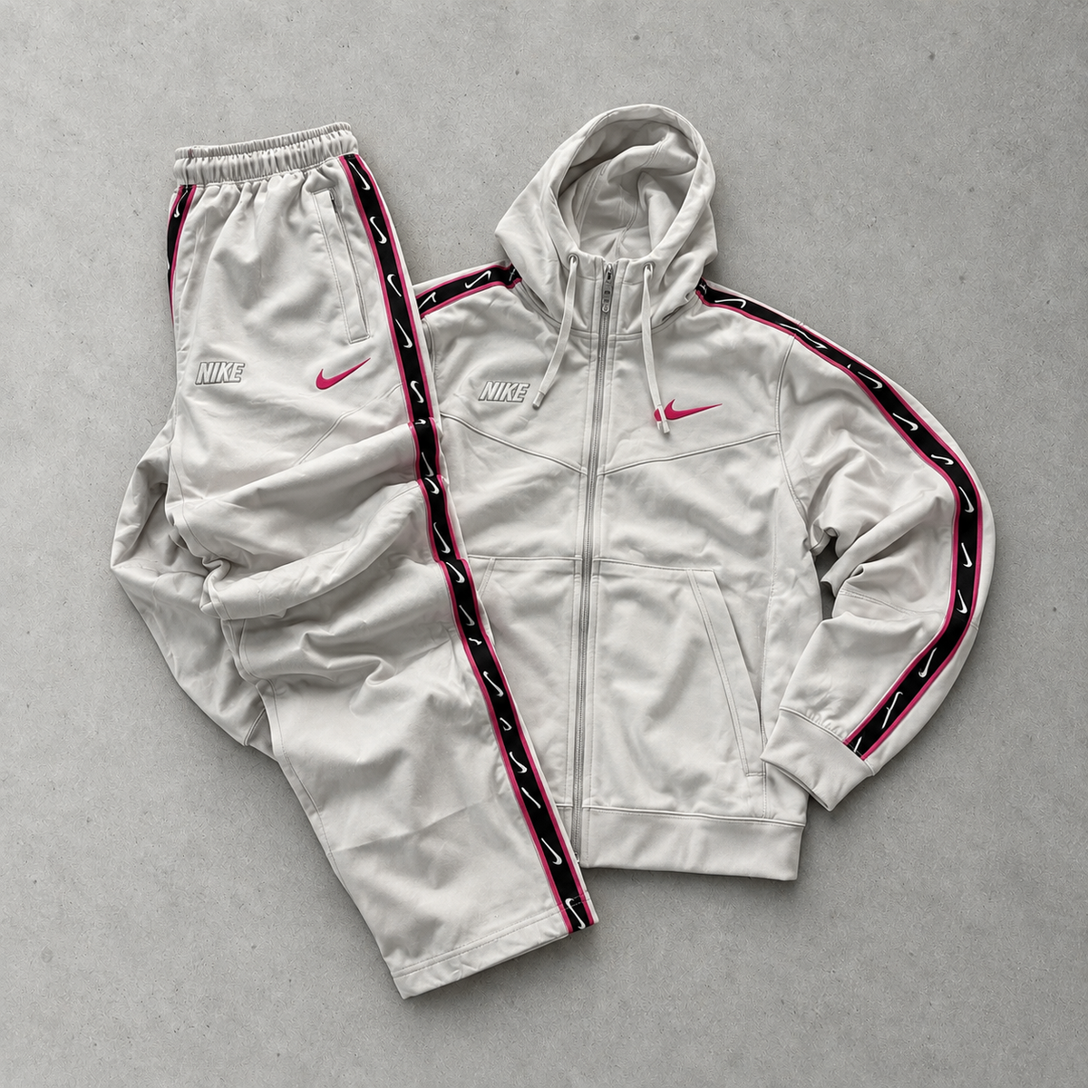 Nike Tracksuit White Rare (S)