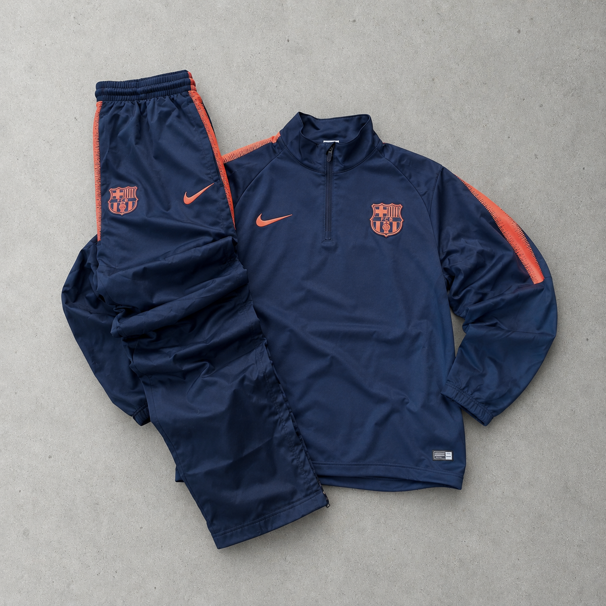 FC Barcelona 2017 Nike Tracksuit Navy Rare (L)