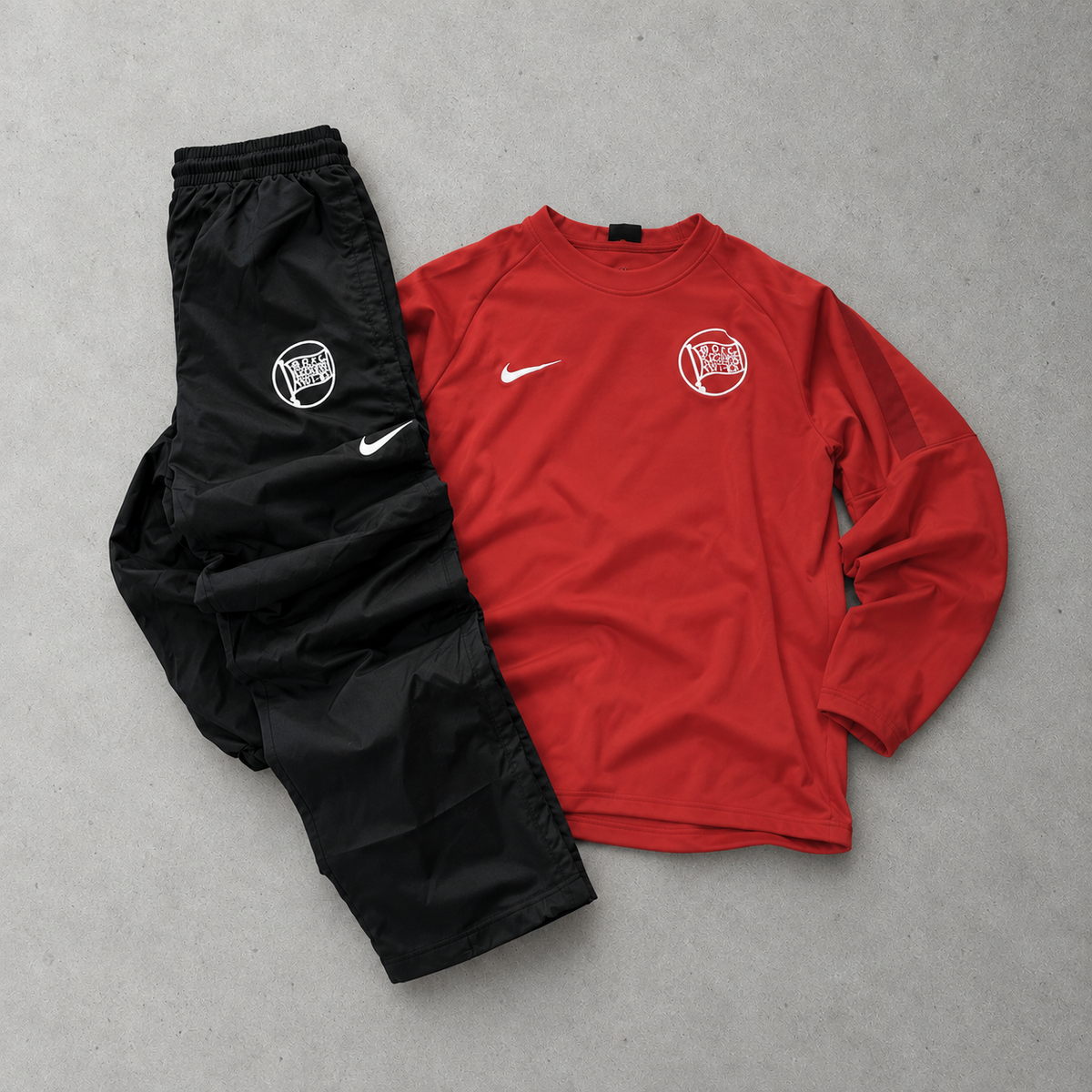Nike Tracksuit Red Rare (M)