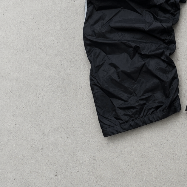 Pantalon cargo Nike Y2K noir, édition limitée (M), logo brodé