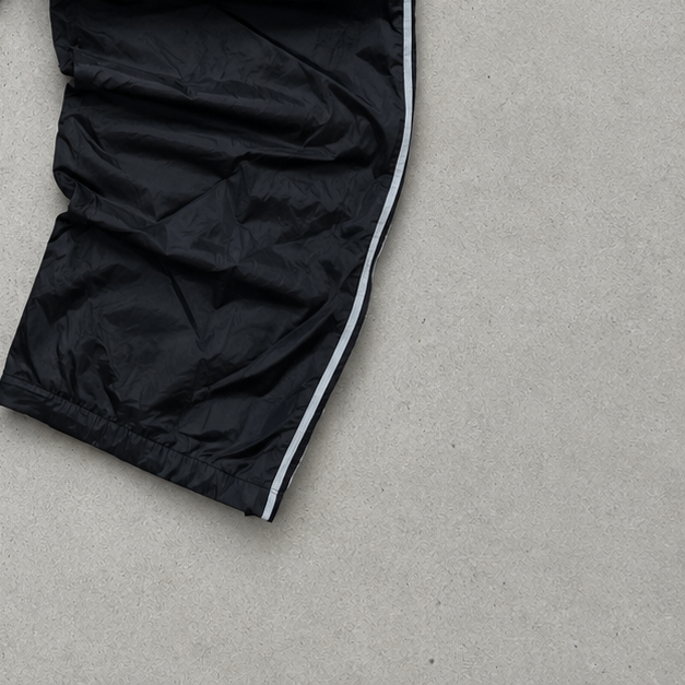 Pantalon cargo Nike Y2K noir, édition limitée (M), logo brodé