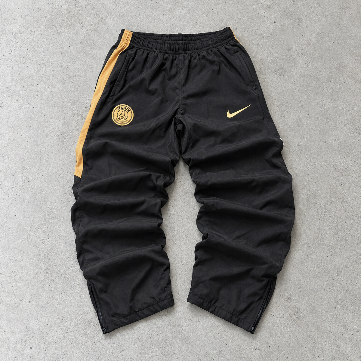 Paris Saint-Germain Nike Tracksuit Black Rare (L)