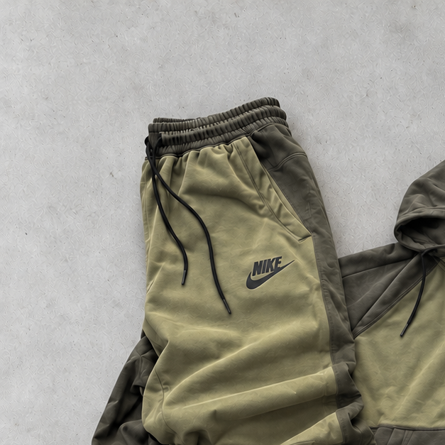 Nike Tracksuit Khaki Rare (M)