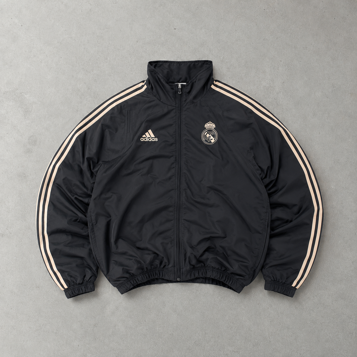 Real Madrid Adidas Jacket Weiß Rare (Size S)